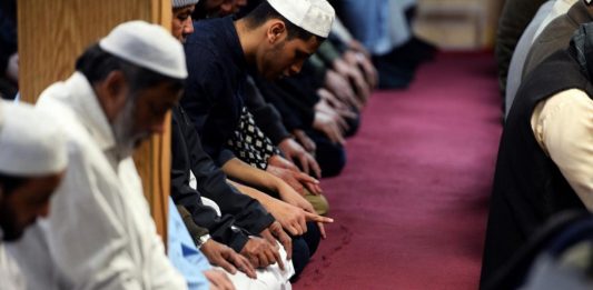 Tidak Mampu Duduk Tawarruk, Bolehkah Iftirasy bimbingan islam