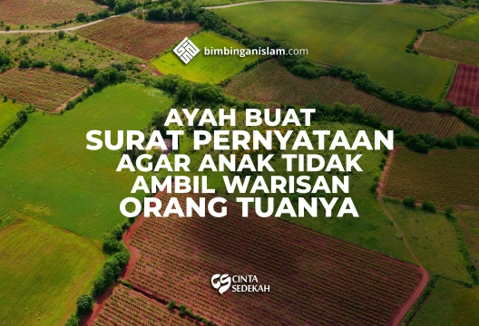 Ayah Buat Surat Pernyataan Agar Anak Tidak Ambil Warisan Ortunya Para pembaca Bimbinganislam.com yang memiliki akhlaq mulia berikut kami sajikan tanya jawab, serta pembahasan tentang Ayah Buat Surat Pernyataan Agar Anak Tidak Ambil Warisan Ortunya, selamat membaca. Pertanyaan: بِسْـمِ اللّهِ الرَّحْمَنِ الرَّحِيْمِ اَلسَّلاَمُ عَلَيْكُمْ وَرَحْمَةُ اللّهِ وَبَرَكَاتُهُ Saya ada kasus soal waris ustadz, Saya punya ayah. Pada waktu masih hidup membuat surat pernyataan untuk tidak mengambil bagian dari harta waris orang tuanya (nenek saya) Kemudian ayah saya meninggal. Apakah anak anaknya masih bisa mendapat bagian harta waris yang merupakan jatah ayah saya tersebut atau tidak? جزاك اللهُ خيراً Ditanyakan oleh Santri Mahad Bimbingan Islam Jawaban: وَعَلَيْكُمُ السَّلاَمُ وَرَحْمَةُ اللّهِ وَبَرَكَاتُهُ بِسْـمِ اللّهِ Alhamdulillāh Washshalātu wassalāmu 'alā rasūlillāh, wa 'alā ālihi wa ash hābihi ajma'in. Jika seseorang telah menyatakan dengan surat perrnyataan untuk menggugurkan hak yang pada asalnya miliknya maka secara hukum positif dan syariah adalah sah dan berlaku mengikat. Walaupun di dalam proses yang dilakukan ada yang tidak benar, jika pernyataan tersebut dilakukan sebelum adanya kejelasan hak yang di milikinya. Misal, ketika sang ayah telah mengetahui bagian kepemilikannya, misal ½ dari sebuah rumah, kemudian setelahnya ia menyerahkan kepada pihak keluarga untuk di bagi kembali, maka ini yang dibenarkan. Sekali lagi, walaupun proses yang di lakukan ada yang kurang tepat, namun dengan adanya bukti pernyataan pengguguran hak tanpa ada paksaan dari pihak manapun maka ahli waris sebaiknya tidak mempermasalahkannya. Berharap dengan niatan untuk menjaga keharmonisan keluarga besar yang lain, disamping keinginan ayah untuk memberikan hak nya kepada keluarga semoga Allah memberikan ganti yang baik dan lebih barokah kepada ahli warisnya. Sebagaimana firman Allah ta`ala,” لَا خَيْرَ فِي كَثِيرٍ مِنْ نَجْوَاهُمْ إِلَّا مَنْ أَمَرَ بِصَدَقَةٍ أَوْ مَعْرُوفٍ أَوْ إِصْلَاحٍ بَيْنَ النَّاسِ ۚ وَمَنْ يَفْعَلْ ذَٰلِكَ ابْتِغَاءَ مَرْضَاتِ اللَّهِ فَسَوْفَ نُؤْتِيهِ أَجْرًا عَظِيمًا “Tidak ada kebaikan pada kebanyakan bisikan-bisikan mereka, kecuali bisikan-bisikan dari orang yang menyuruh (manusia) memberi sedekah, atau berbuat ma’ruf atau mengadakan perdamaian di antara manusia. Dan barangsiapa yang berbuat demikian karena mencari keridhaan Allah, maka kelak Kami akan memberi kepadanya pahala yang besar.” (QS An Nisaa ayat 114) Wallahu A'lam, Wabillahittaufiq. Dijawab dengan ringkas oleh: Ustadz Mu’tashim, Lc. MA. حفظه الله
