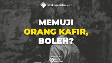 memuji orang kafir